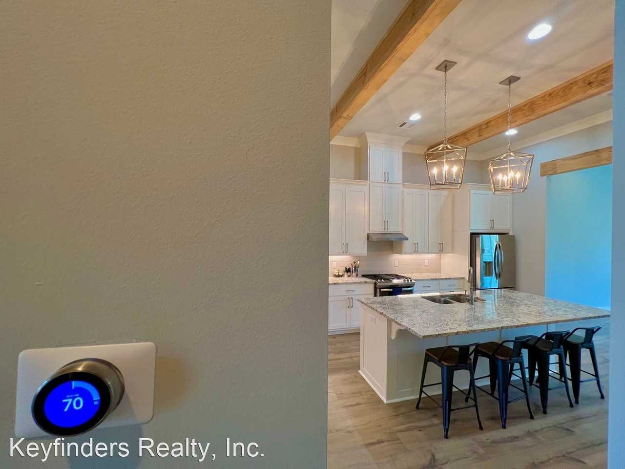 12108 Rotterdam Ave - Photo 3 of 21