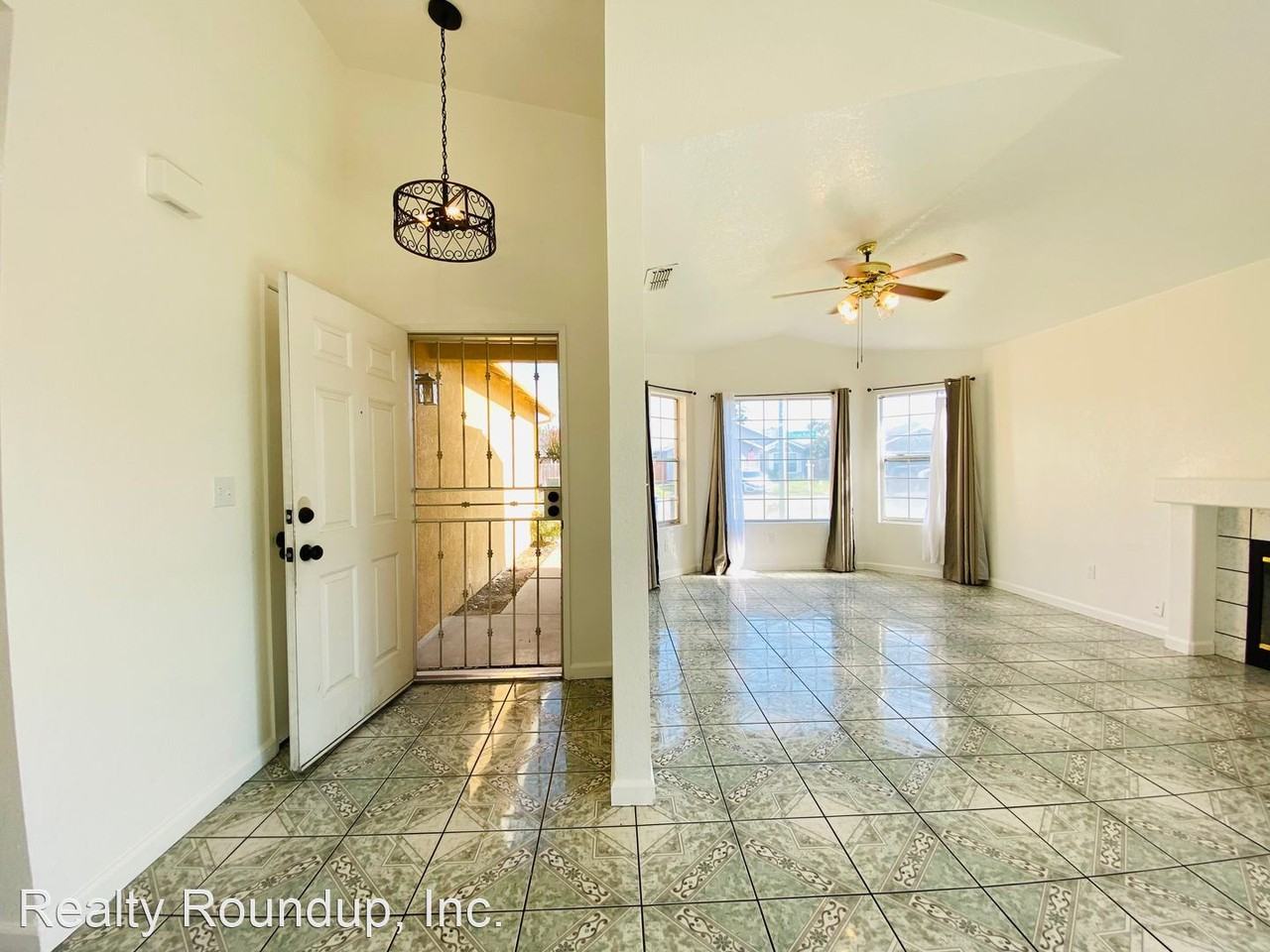 651 Victorian Park Dr - Photo 2 of 17