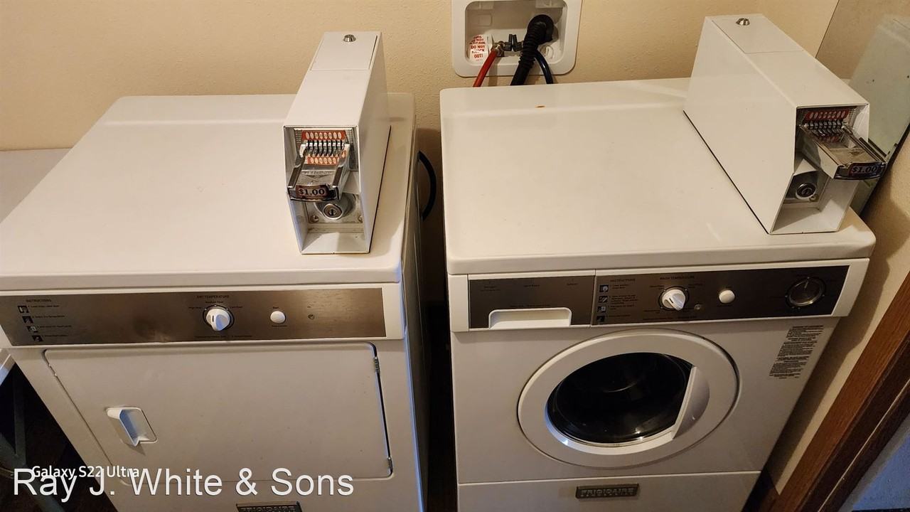 STUDIO HOTEL ROOMS - Photo 3 of 25