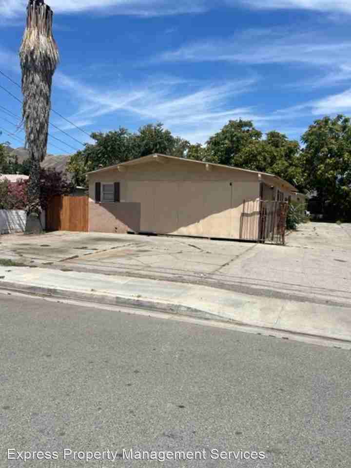 157 N Sheriff Ave - Photo 2 of 15