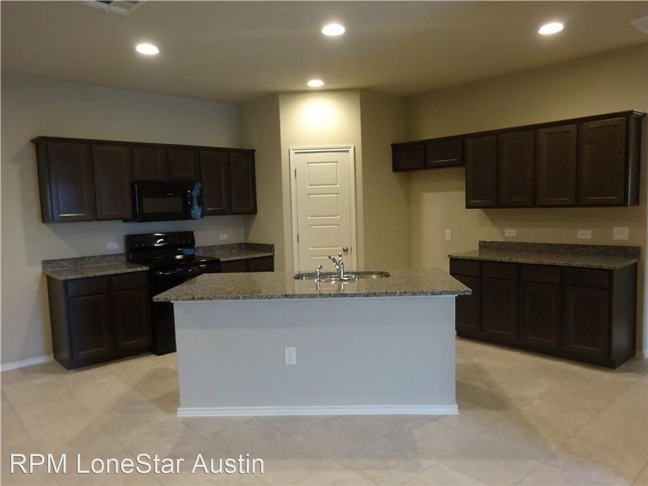 1733 Davidson Ranch Dr - Photo 2 of 17