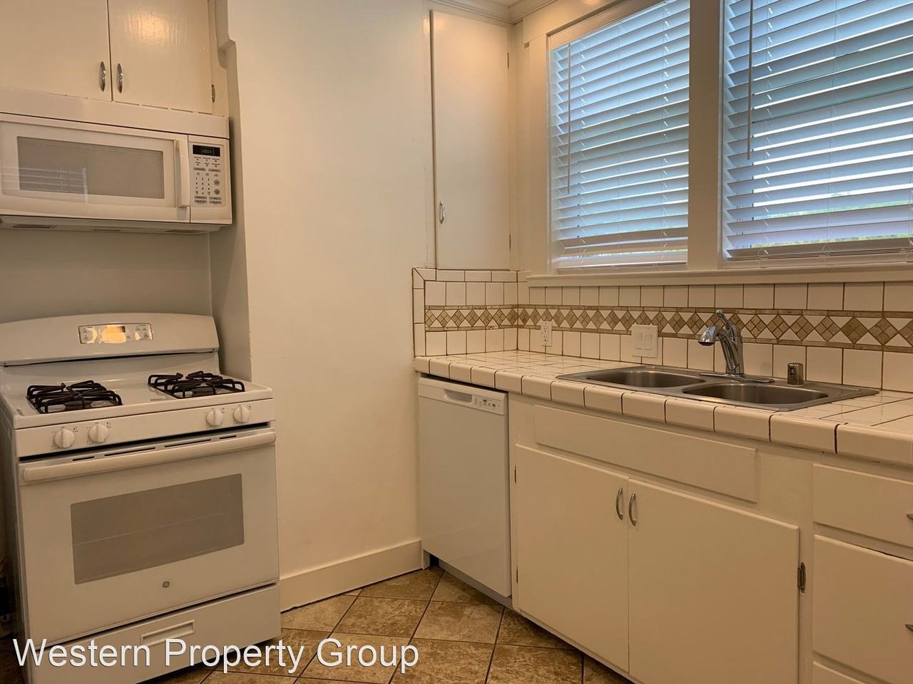 703 Lenzen Ave - Photo 3 of 10