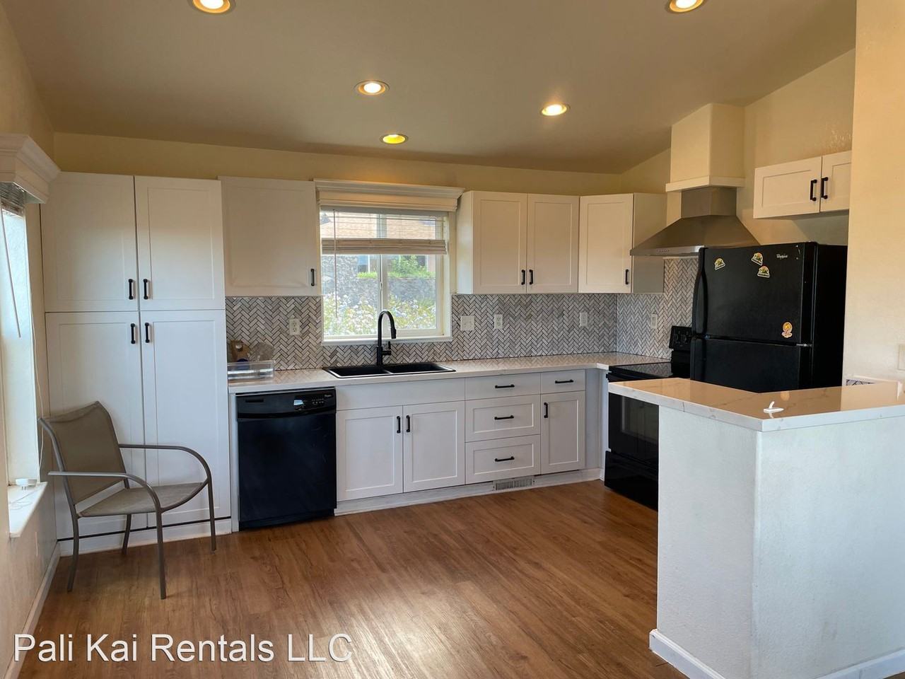284 Alalani St - Photo 3 of 12