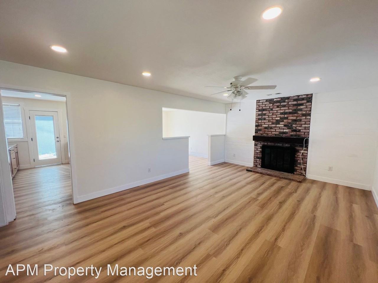 15128 Tacuba Dr - Photo 3 of 3