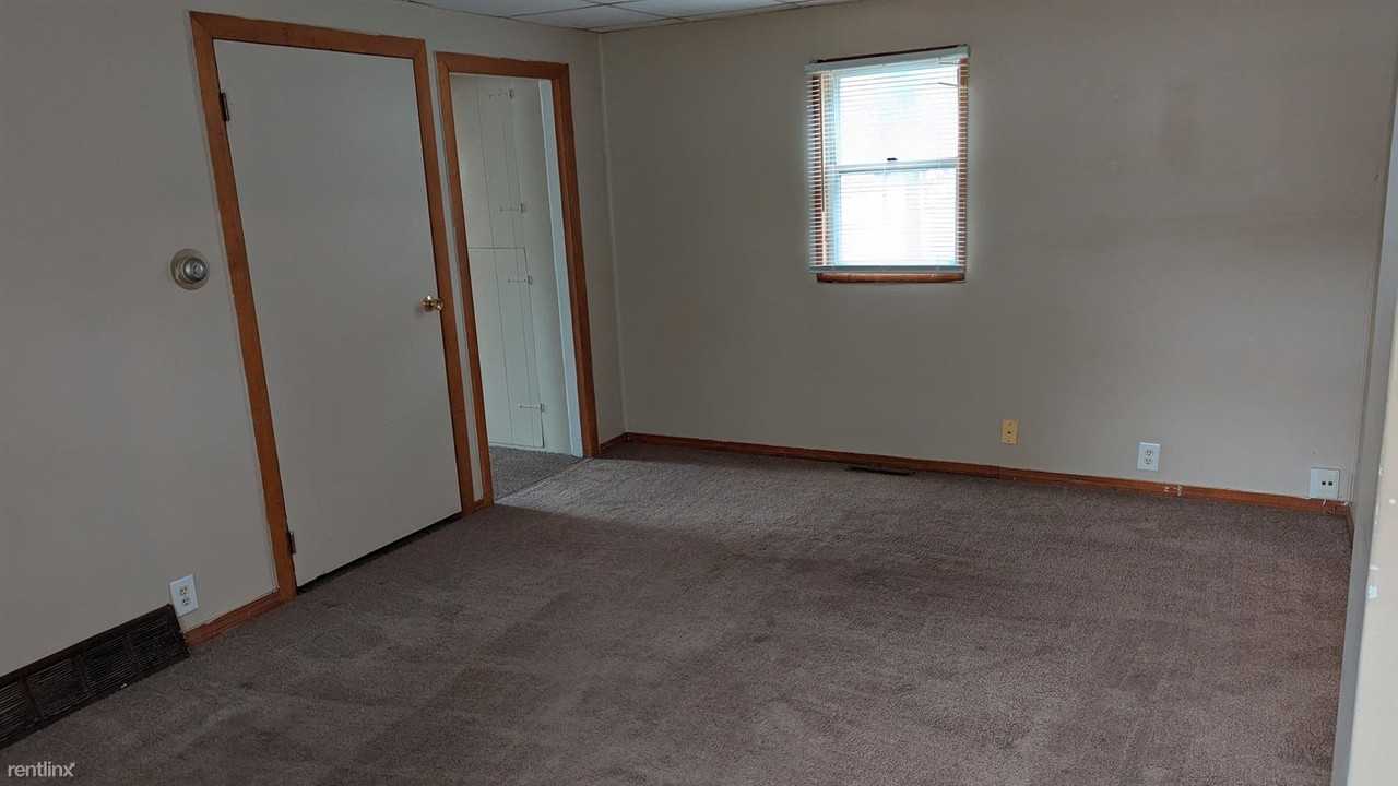 410 W Thomas St - Photo 2 of 5
