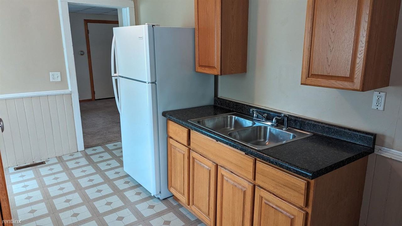 410 W Thomas St - Photo 3 of 5