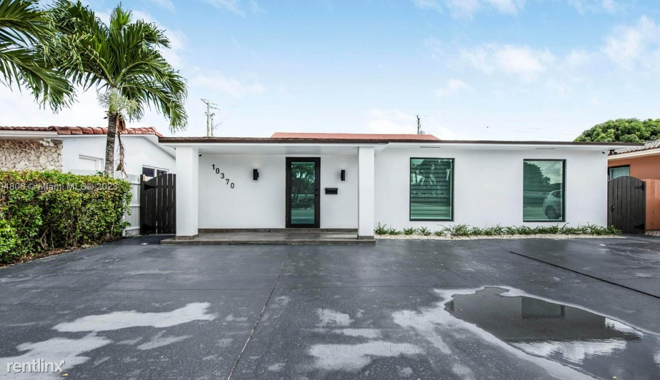 10370 Sw 24th St - Photo 2 of 20