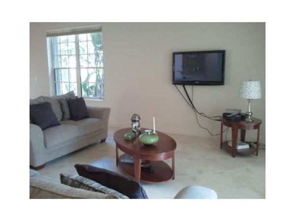 4830 Sherwood Forest Dr - Photo 2 of 6