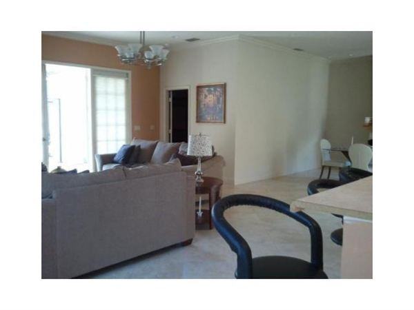 4830 Sherwood Forest Dr - Photo 3 of 6