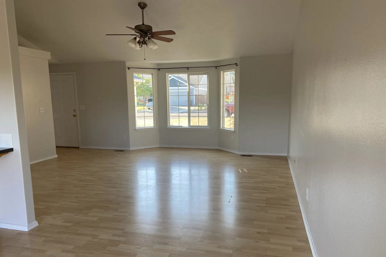 697 Wildflower Dr - Photo 2 of 10