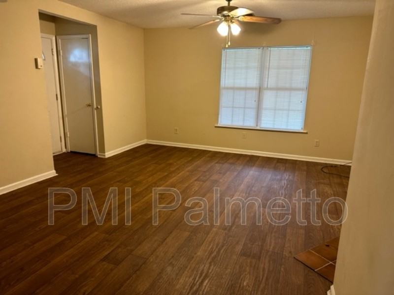 129 Country Town Dr - Photo 2 of 9