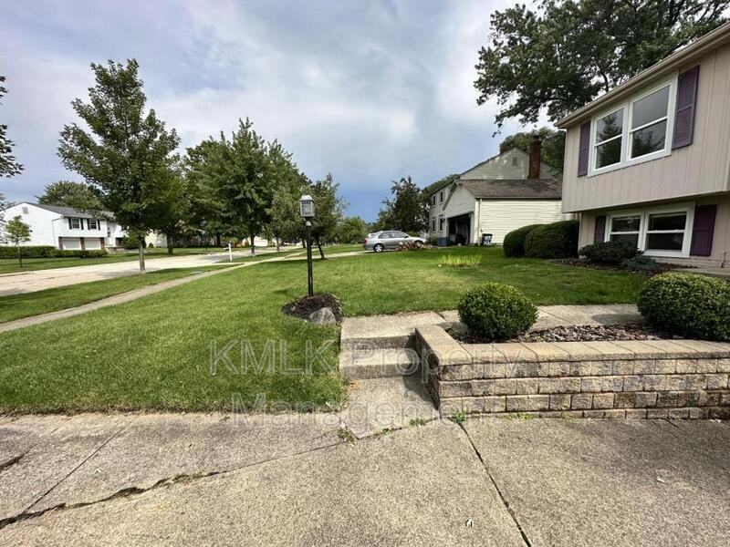 120 Montview Dr - Photo 3 of 37