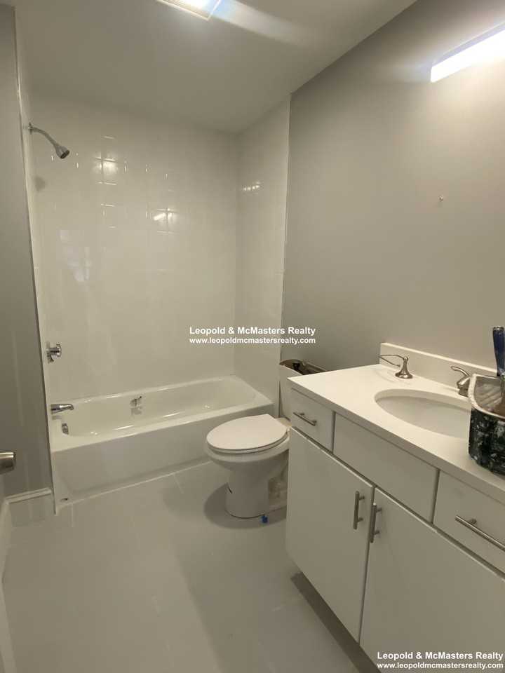 102 Longwood Ave #2 - Photo 5 of 15