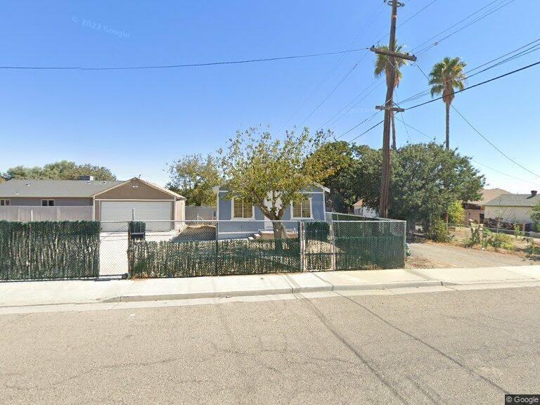 405 S 4th Ave - Photo 3 of 4