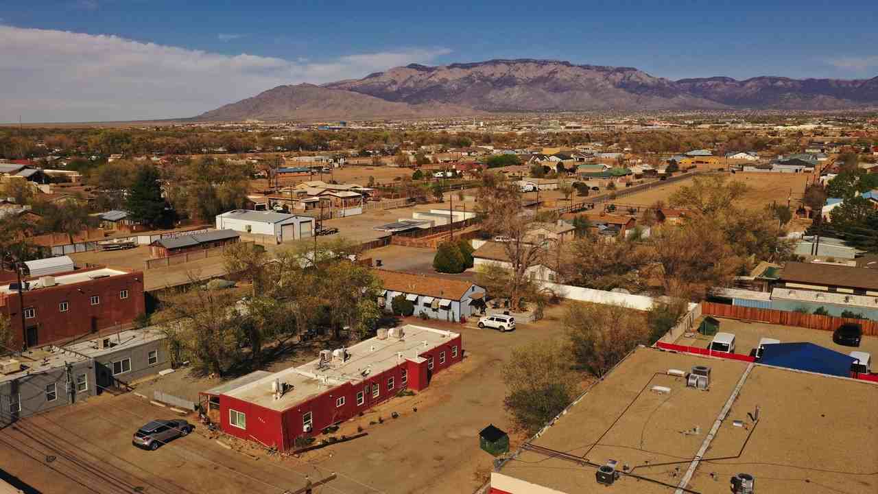 7524 2Nd St Nw - Photo 7 of 7