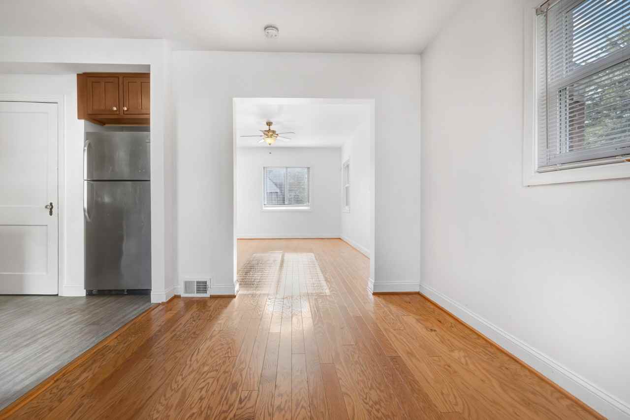 300 35th St Ne - Photo 2 of 21