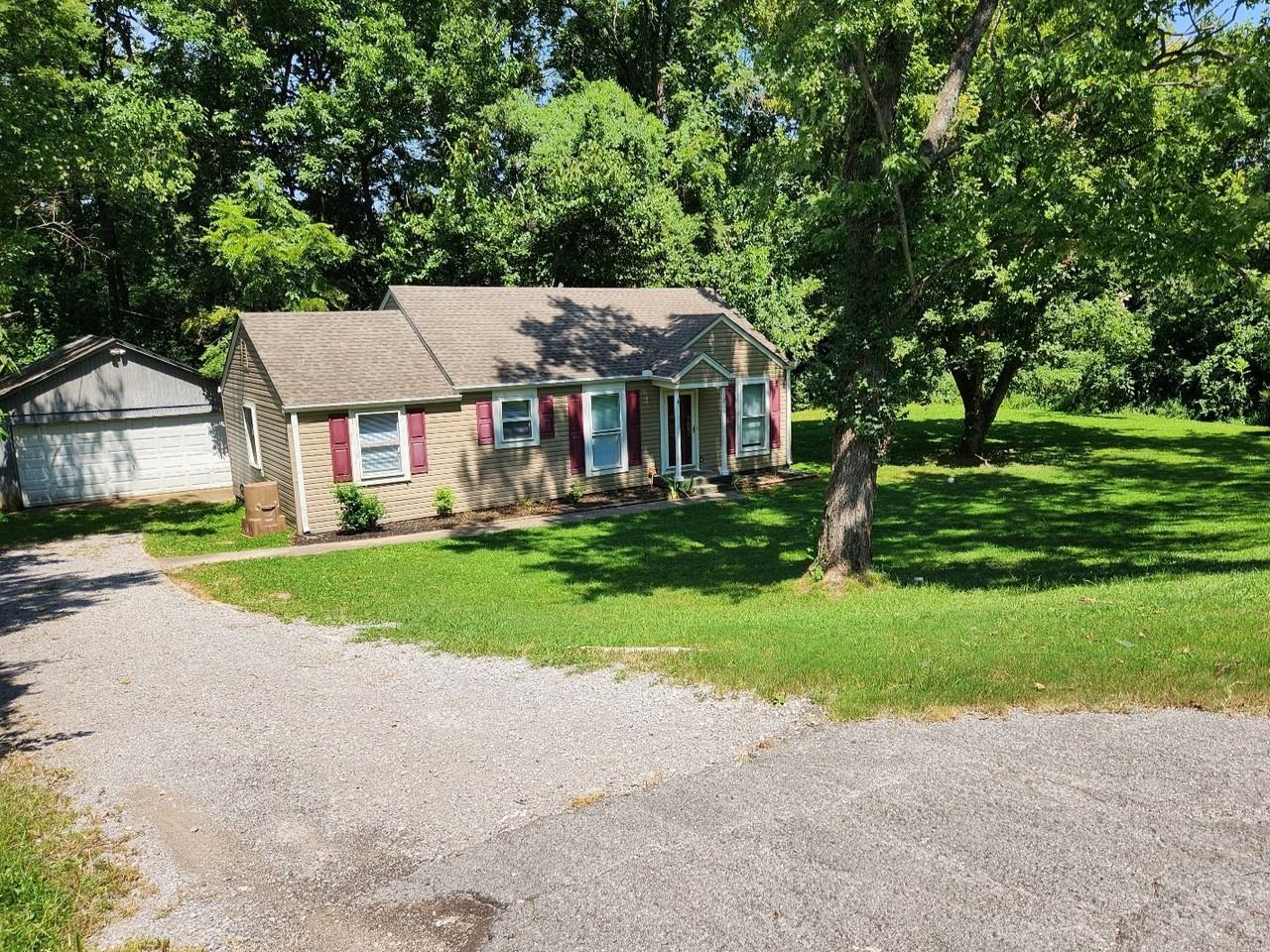 1216 Ainlay Dr - Photo 2 of 26