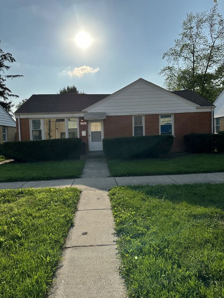 1128 Gardner Rd - Photo 2 of 19