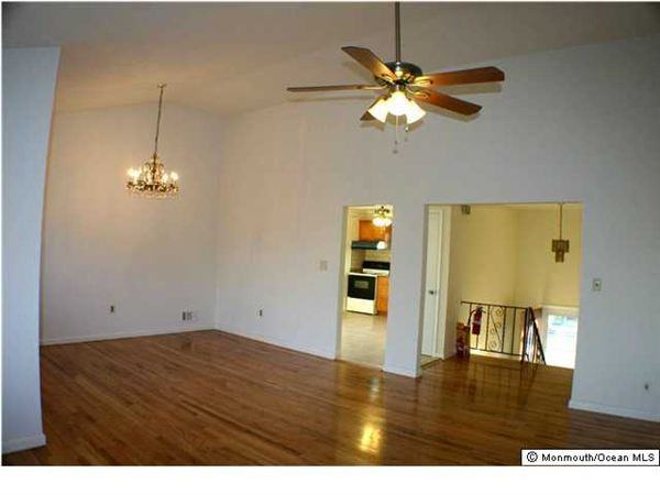 4 Beechwood Ct - Photo 3 of 6