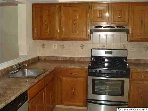 214 Franklin Pl - Photo 2 of 6