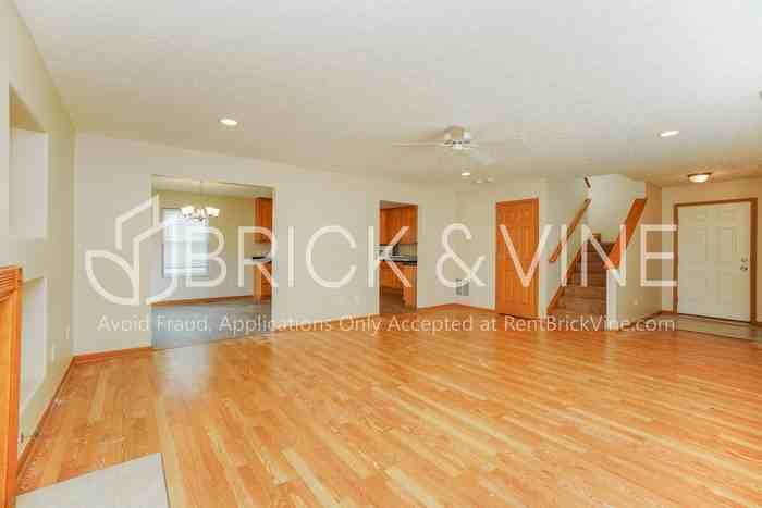 3691 Parker Knoll Ln - Photo 2 of 19