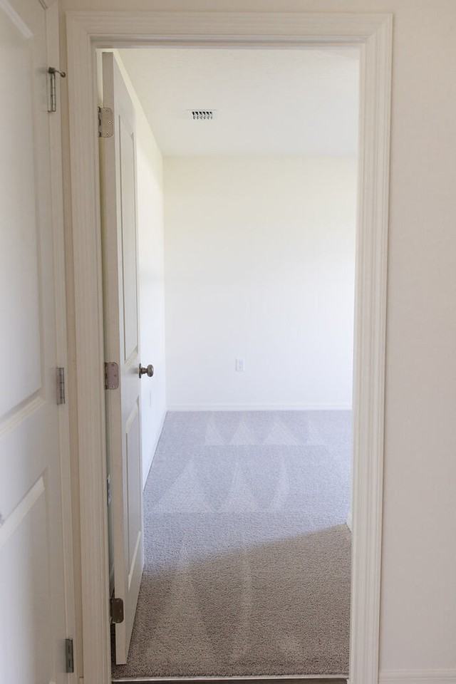 704 Hillview Loop - Photo 3 of 18