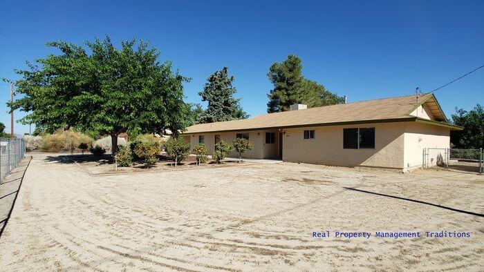 9459 E Avenue T2 - Photo 2 of 23