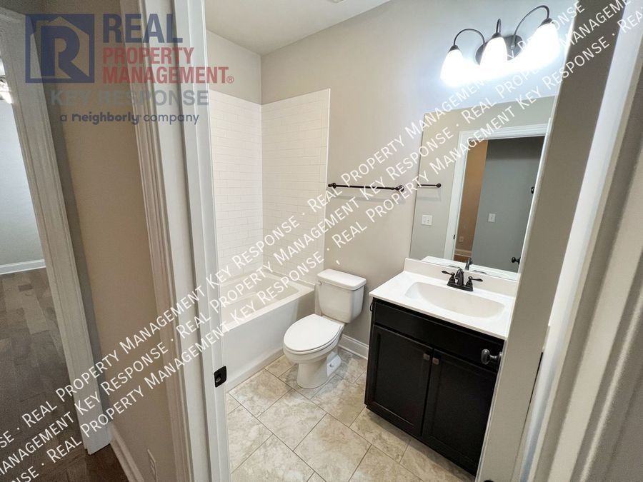 250 Tanglewood Ln - Photo 2 of 23