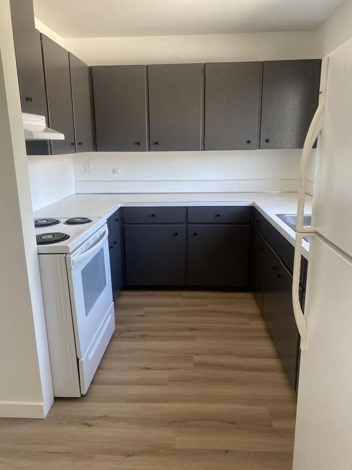 280 Gillett St Uppr - Photo 3 of 11