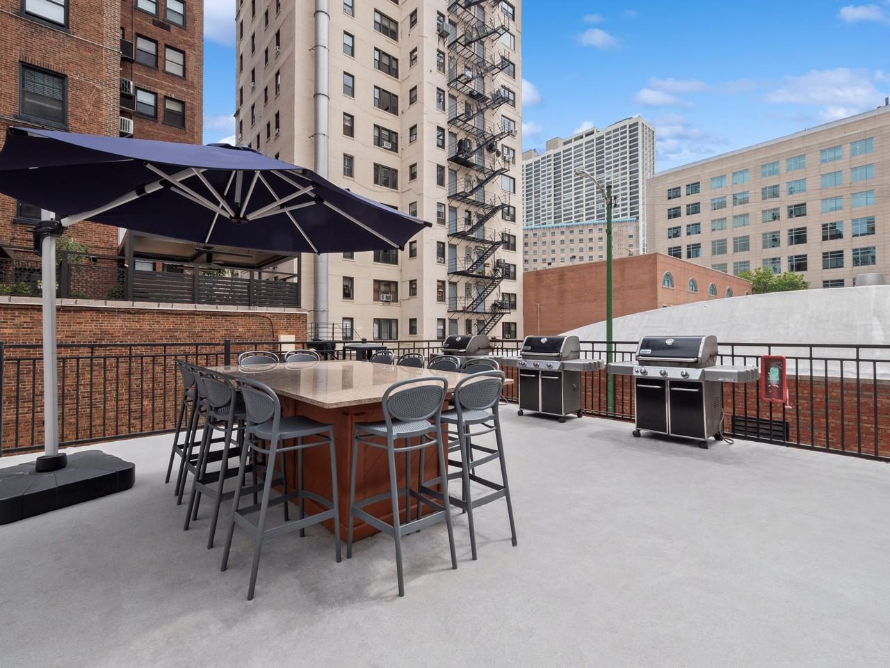 The Van der Rohe - Photo 4 of 50