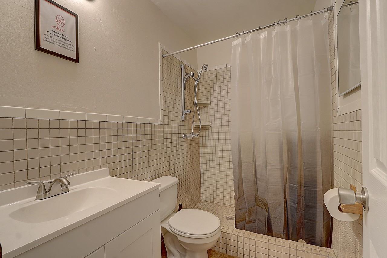 Mayflower Dr - Photo 3 of 7