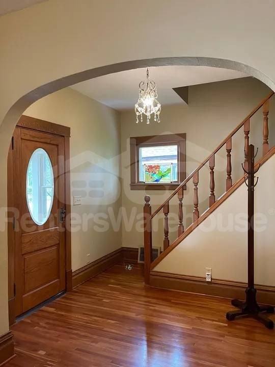 506 Riverside Dr Se - Photo 2 of 10