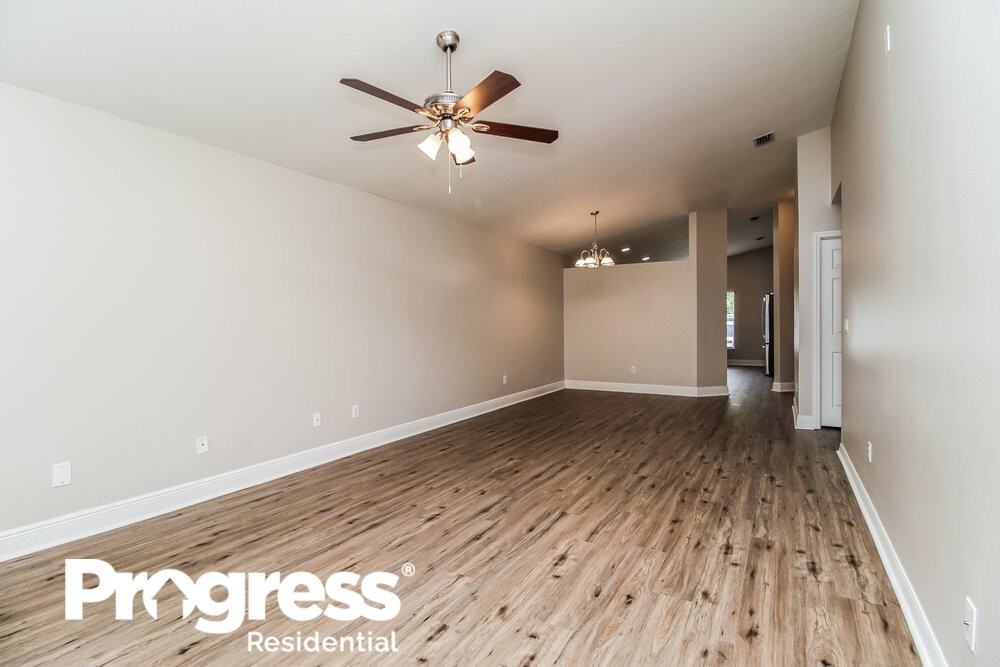 750 E Franklin St - Photo 3 of 16