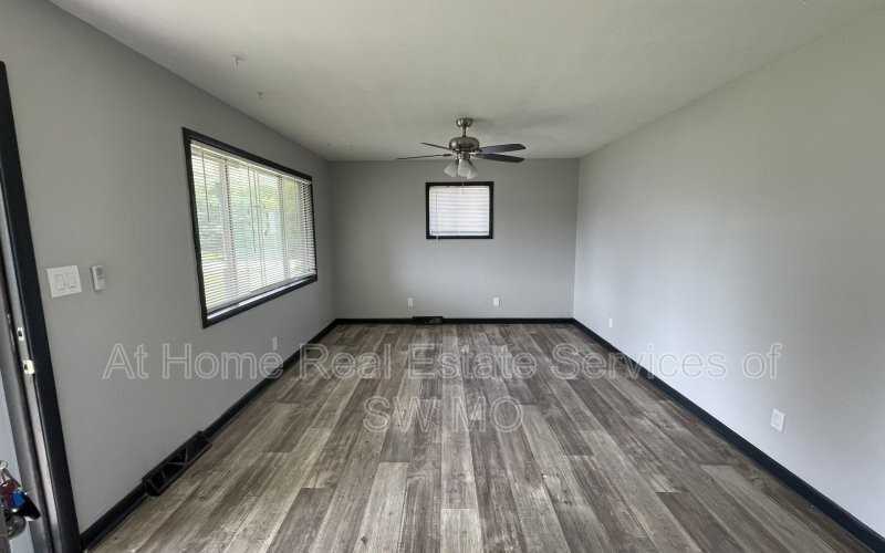 2154 S Delaware Ave - Photo 2 of 7