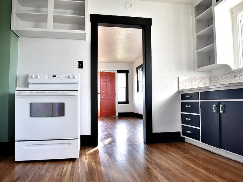 2117 7th Ave - Photo 6 of 9