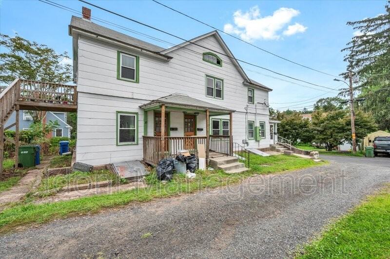20 Middlesex Avenue Ext - Photo 3 of 21