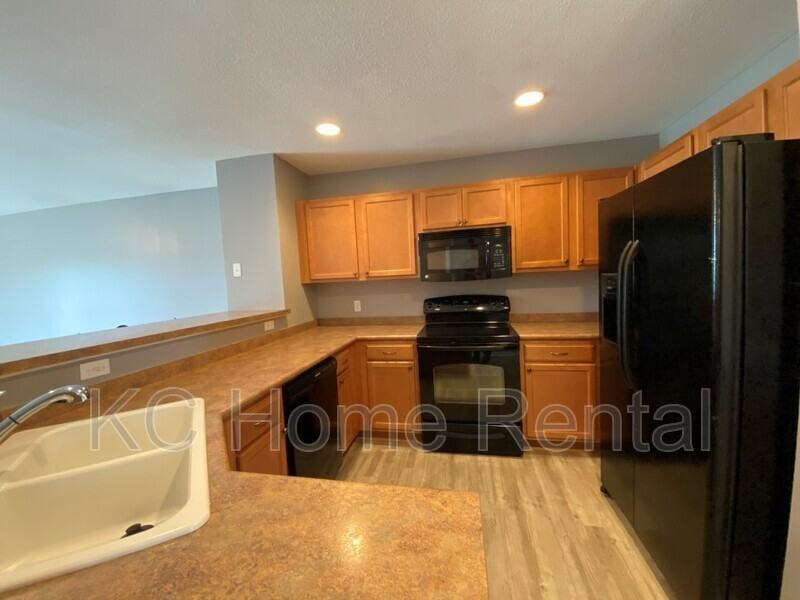 5439 N Fairmount Ave - Photo 2 of 32