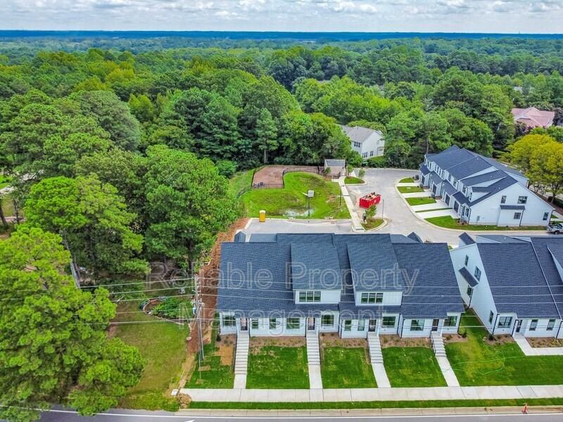 6104 Fox Rd - Photo 2 of 32