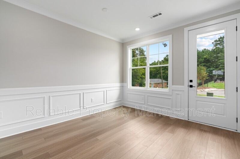 6104 Fox Rd - Photo 5 of 32