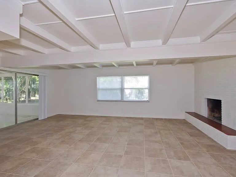 5128 Louvre Ave - Photo 3 of 8