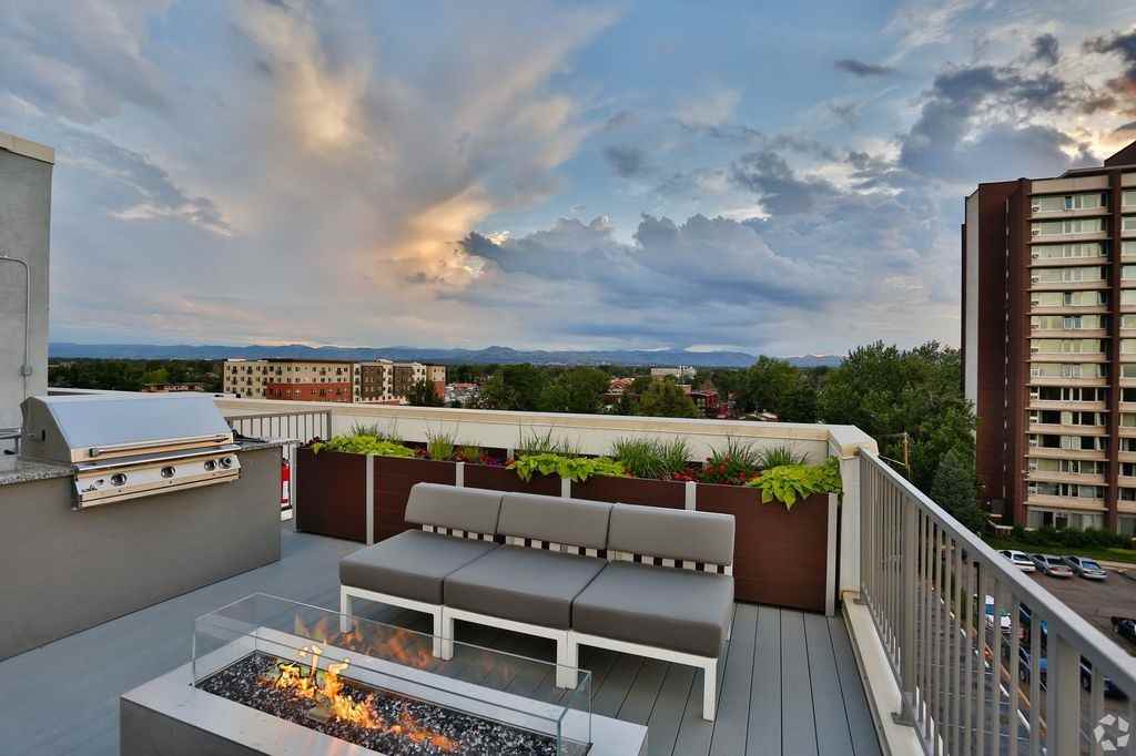 X at Sloan's - Photo 2 of 50