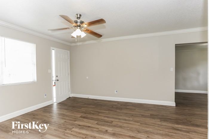 11514 Harlan Dr - Photo 3 of 16