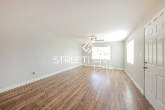 5335 W Myrtle Ave - Photo 2 of 15