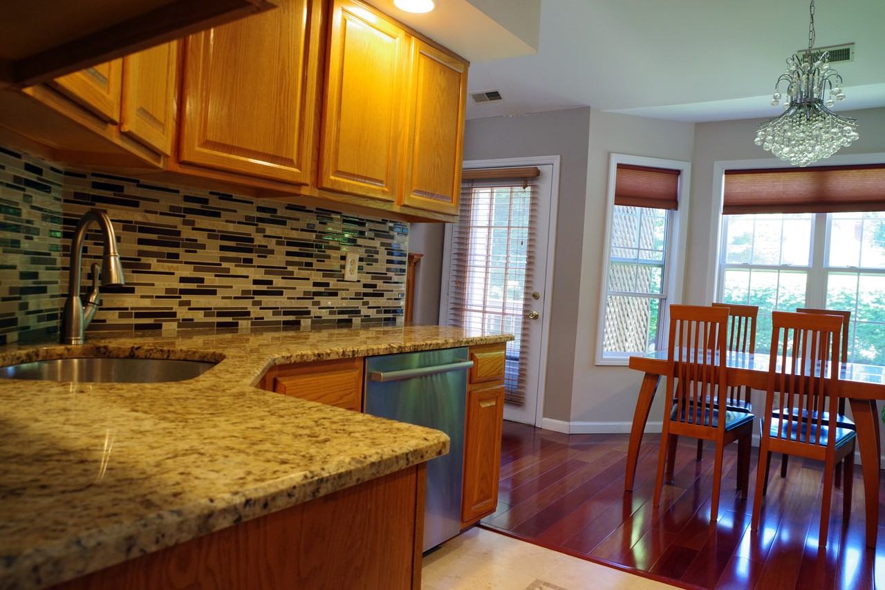 905 Somerset Ct #905 - Photo 3 of 17