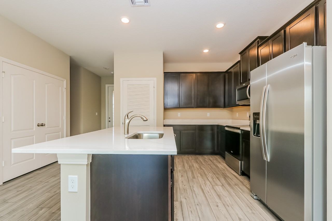 1723 Party Pl - Photo 7 of 20