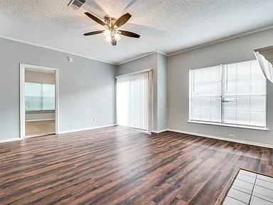 Oram Square Apartments - Photo 5 of 9