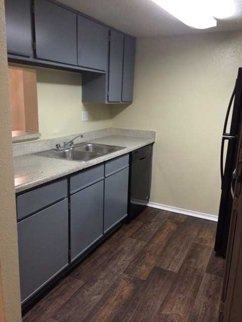 15603 Gulf Fwy - Photo 2 of 10