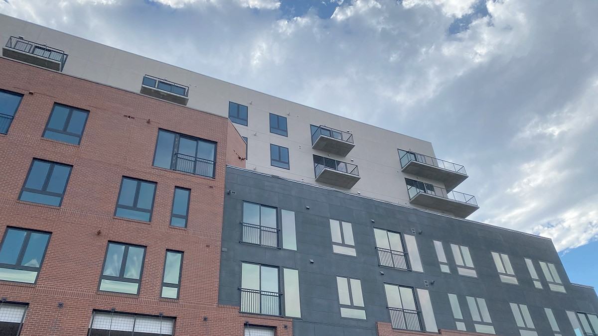 Julian - Photo 3 of 50