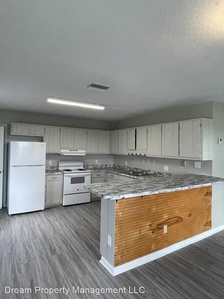 101 Runyon Village - Photo 3 of 7