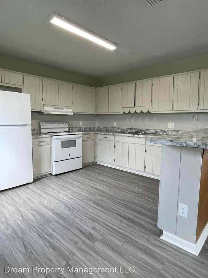 101 Pelican Lake Village - Photo 2 of 13